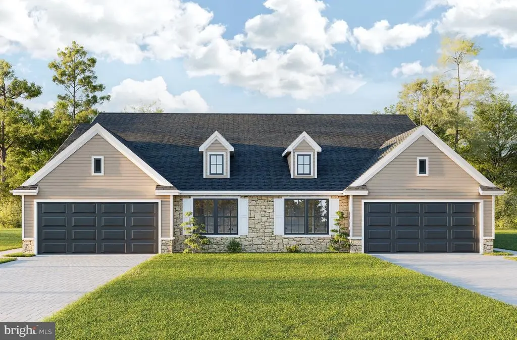 123 Hillard Field, LANCASTER