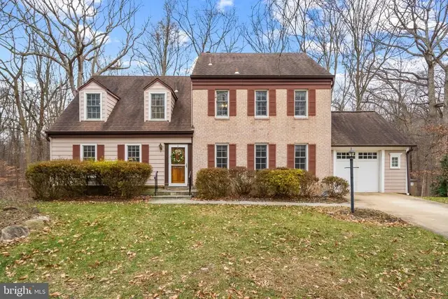 5 Columbia Ct, Rockville