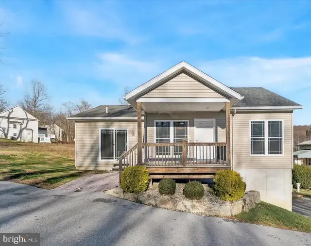 98 N Bacton Hill Rd #unit A, Malvern