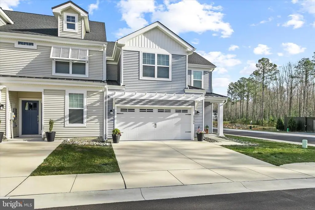 33204 Cross Rd, Frankford