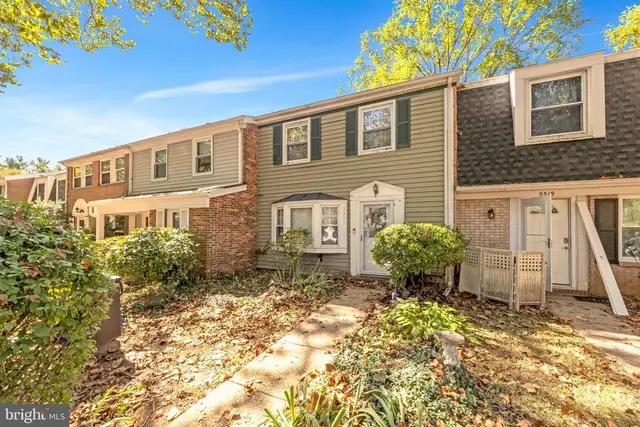 5517 Woodenhawk Cir, Columbia