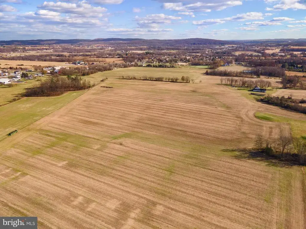 1145 The Spangler Rd, NEW OXFORD