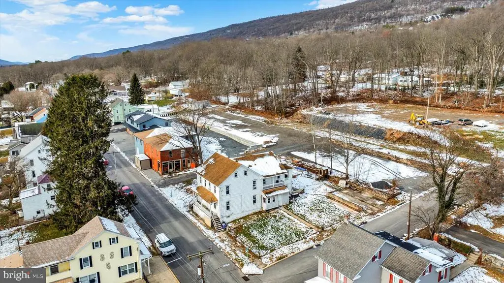 101 E Colliery, TOWER CITY