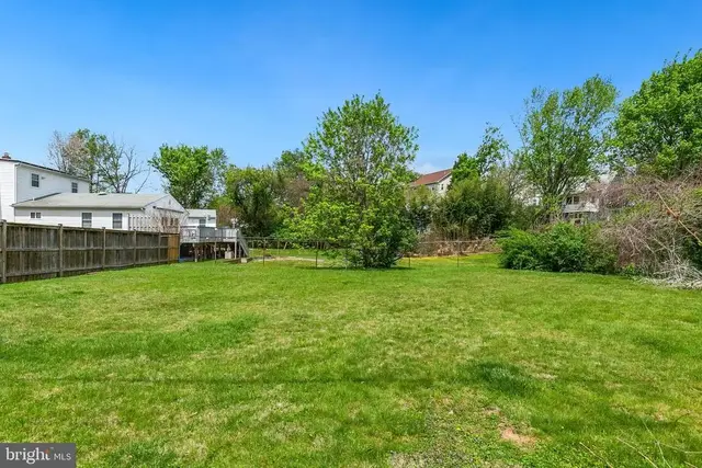 302 Highland Ave, Rockville