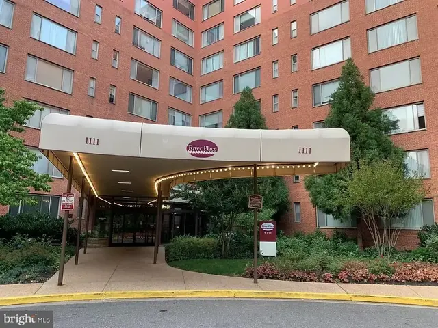 1111 Arlington Blvd #601, Arlington