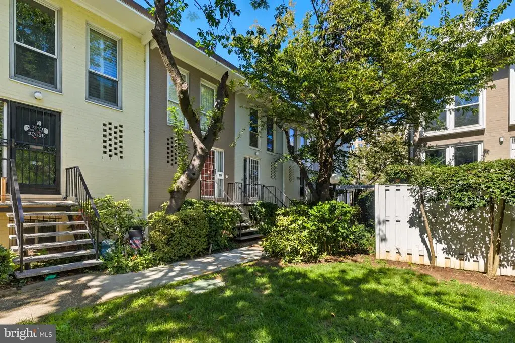 237 G St Sw #120, Washington