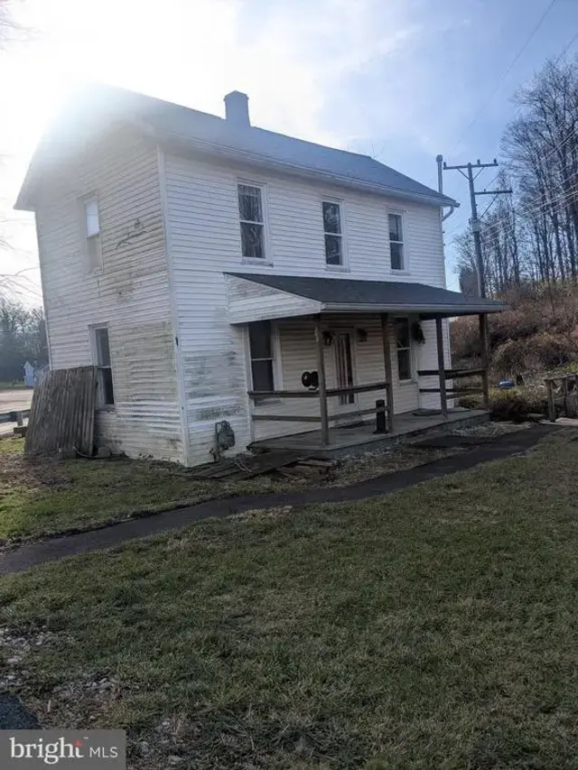 84 S Grant St, Frostburg