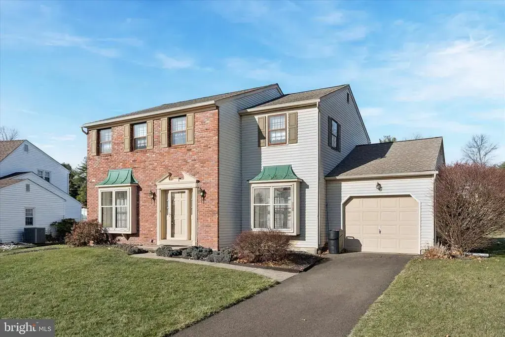 71 Covey Ln, SOUTHAMPTON