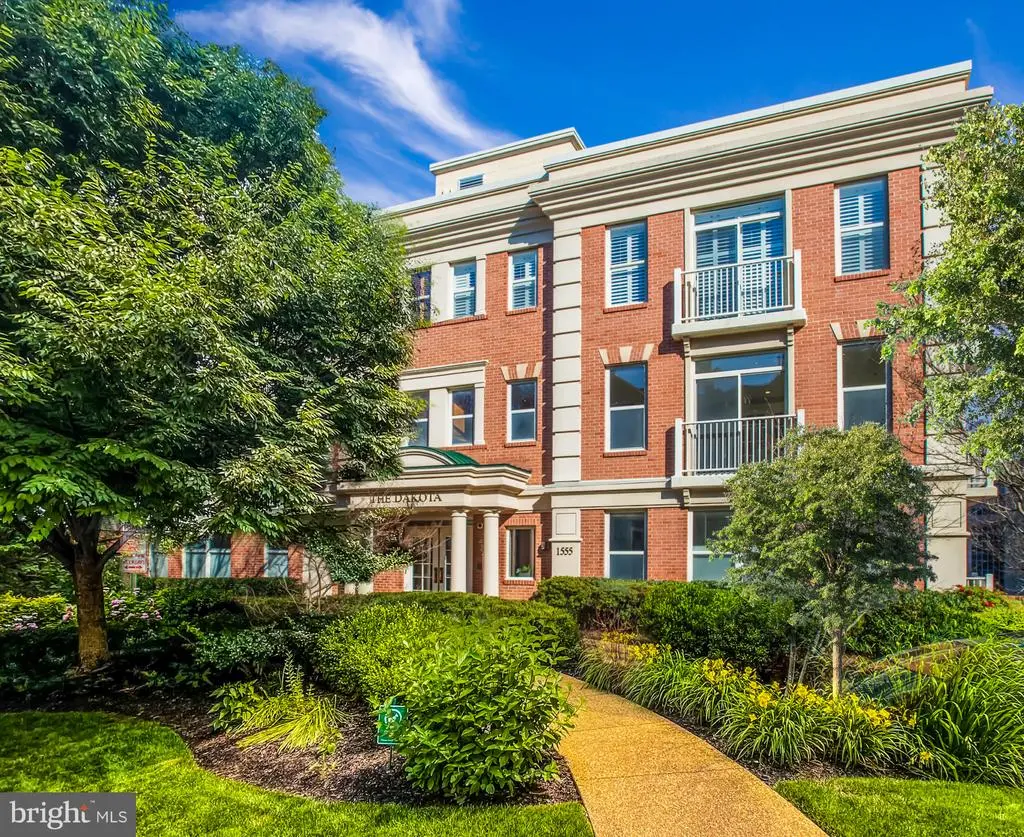 1555 N Colonial Ter #601, ARLINGTON
