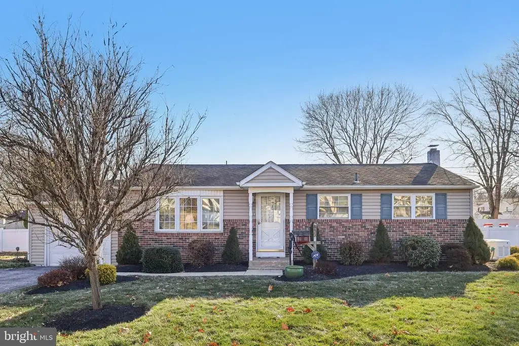 833 Valley Rd, WARMINSTER