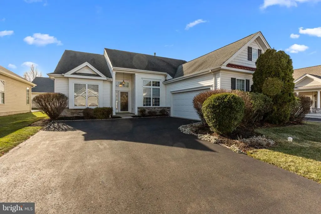 920 Nathaniel Trl, WARWICK