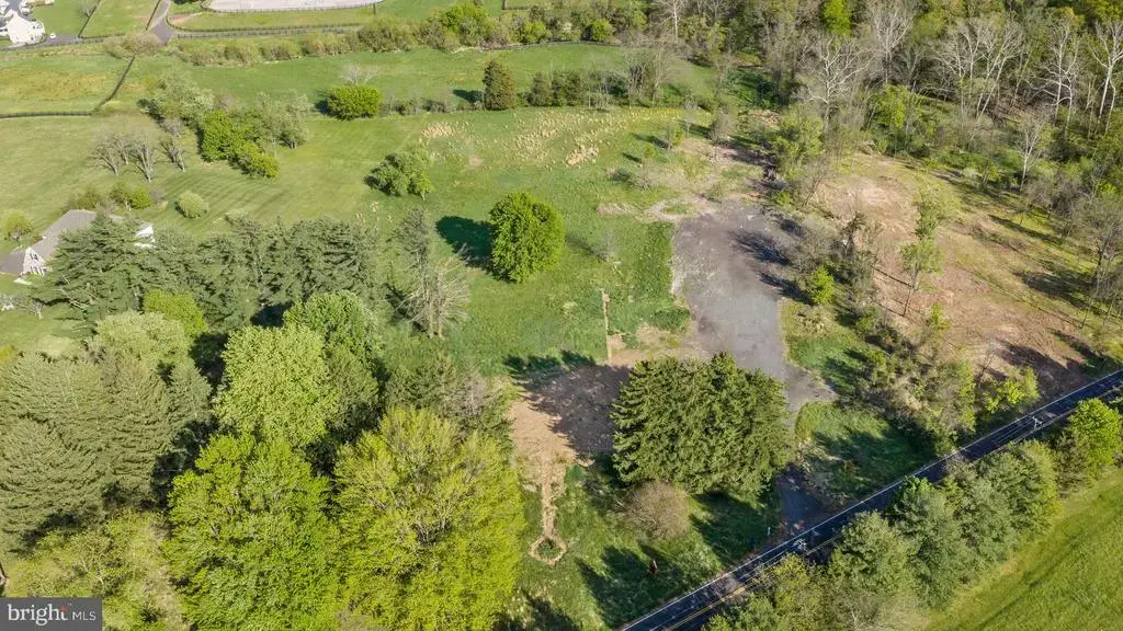 152 Thompson Mill Rd, NEWTOWN