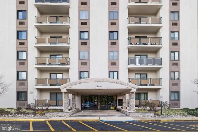 27603 Valley Run Dr #603, Wilmington