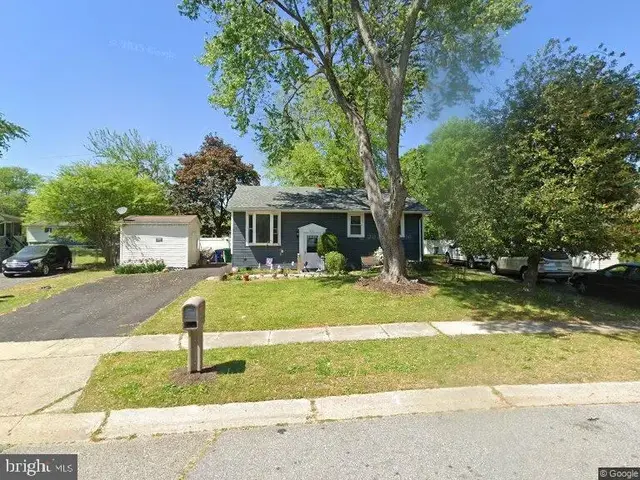 219 Samuel Paynter Dr, Dover
