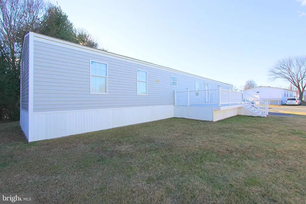 18 Mary Dr, STAFFORD