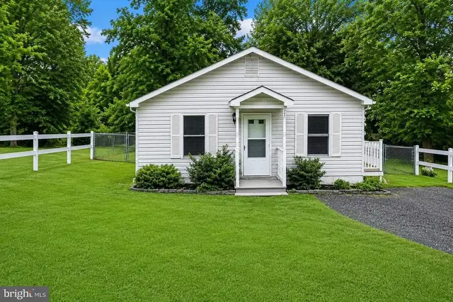 724 Spruce Dr, Lusby