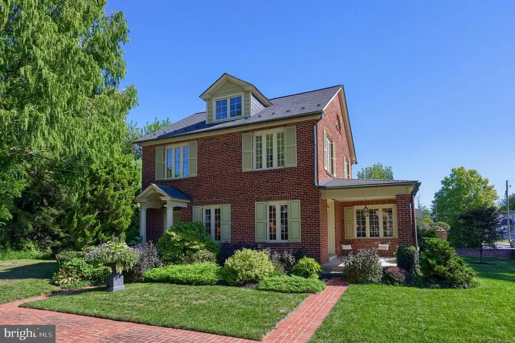 81 S Linden St, MANHEIM