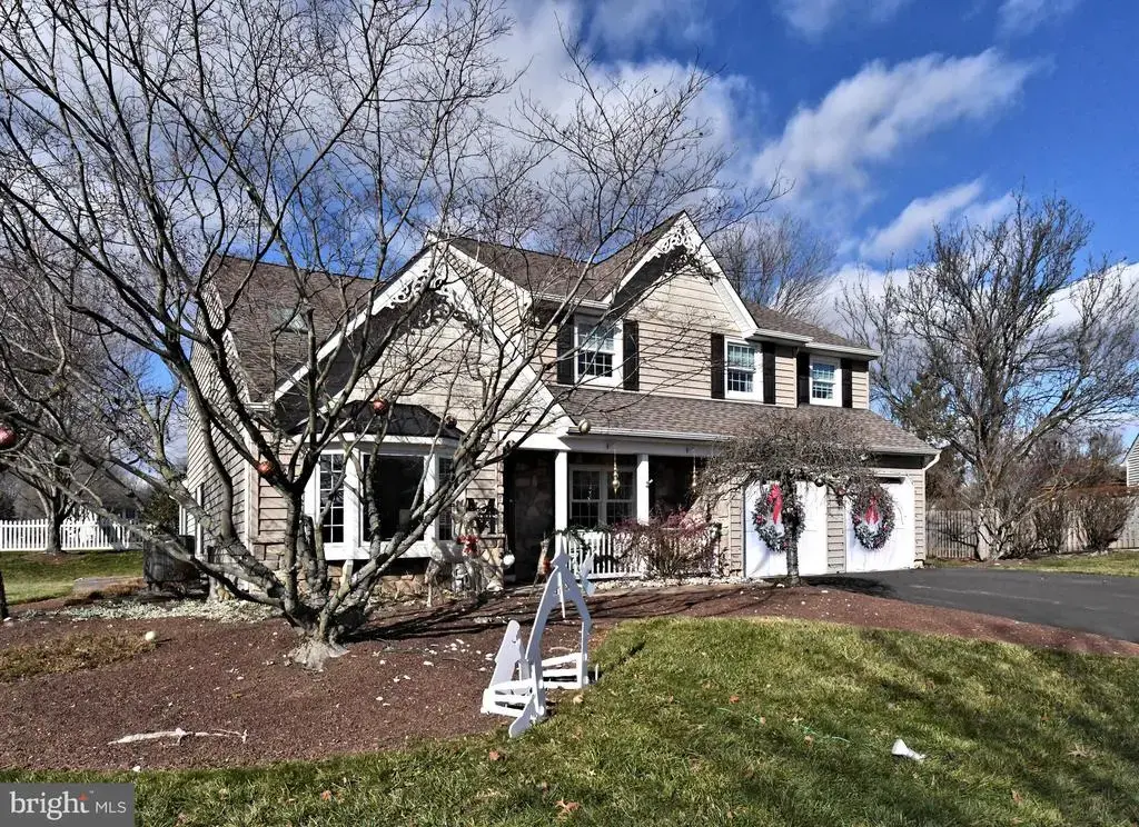 192 Greenbriar Ln, NEWTOWN