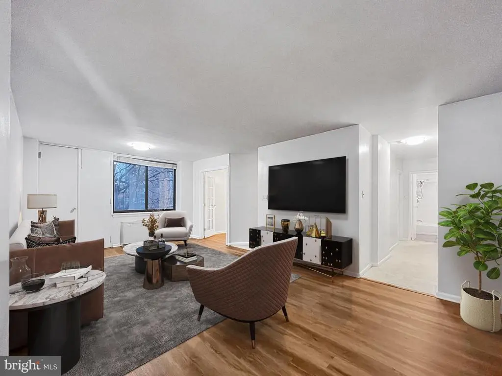 4390 Lorcom Ln #512, ARLINGTON