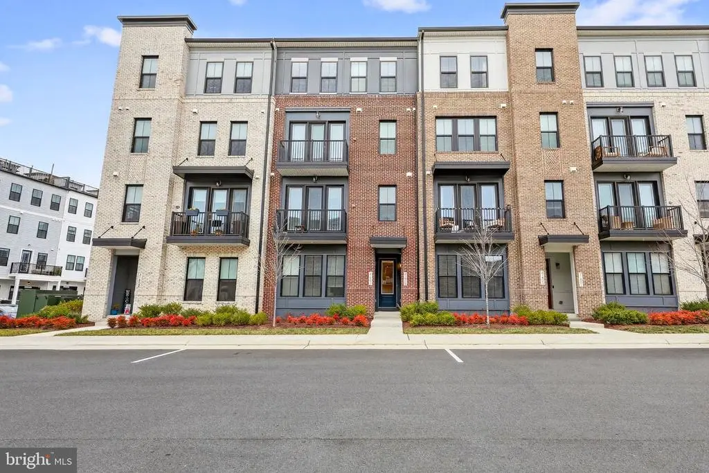 21805 Croxley Ter, Broadlands