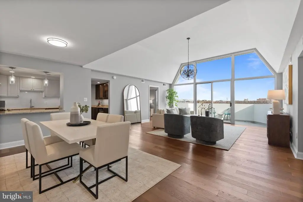 700 7th St Sw #813, WASHINGTON