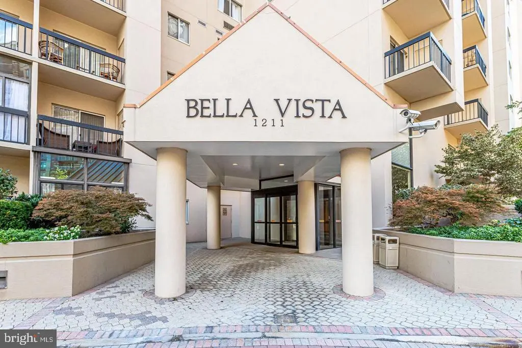 1211 S Eads St #1011, ARLINGTON