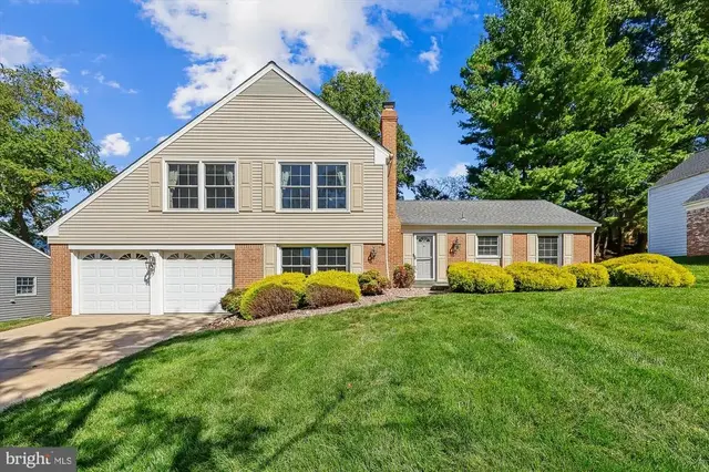 9013 Wandering Trail Dr, Potomac