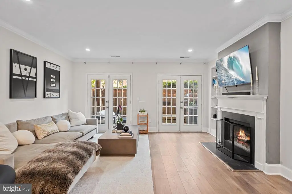 4311 Massachusetts Nw, WASHINGTON