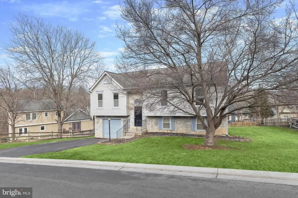 6653 E Lakeridge Rd, New Market