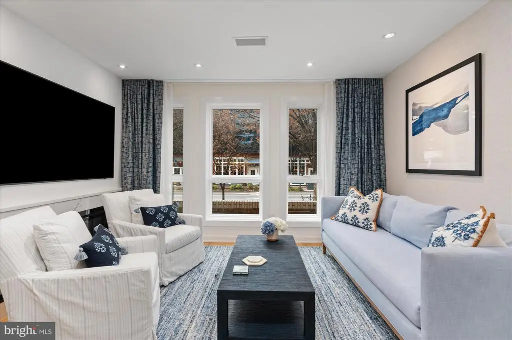 7313 Woodmont Ave #r, Bethesda