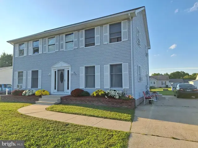 807 Bayly Rd, Cambridge