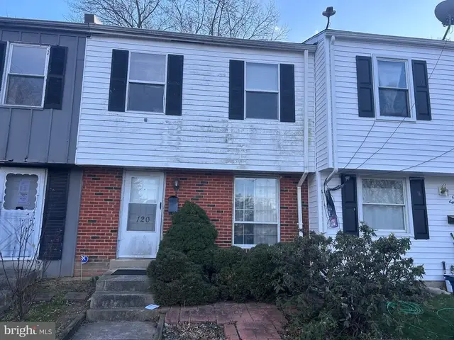 120 Hopkins Ct, Newark