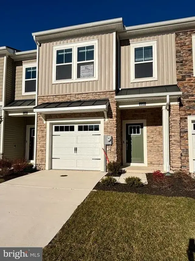 2187 Winterberry Ln, Cambridge