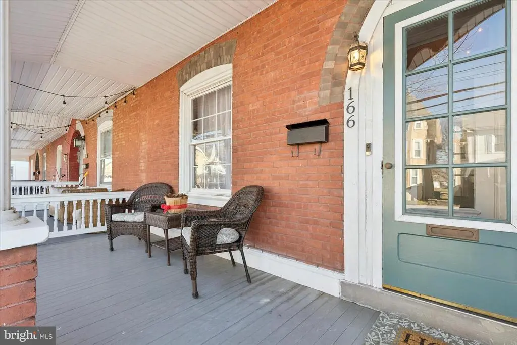 166 W Broad St, TELFORD