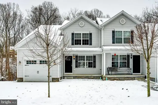 180 Breezewood Dr, Hanover