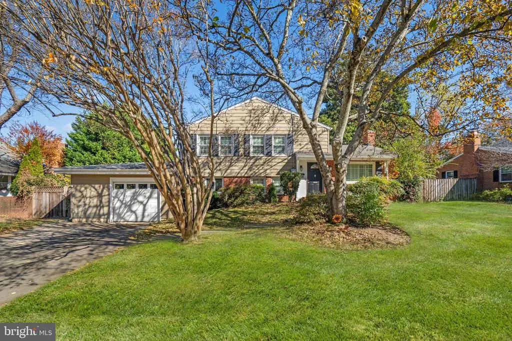 1022 Croton Dr, ALEXANDRIA