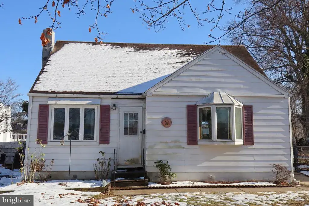 2424 Wood Ave, TULLYTOWN