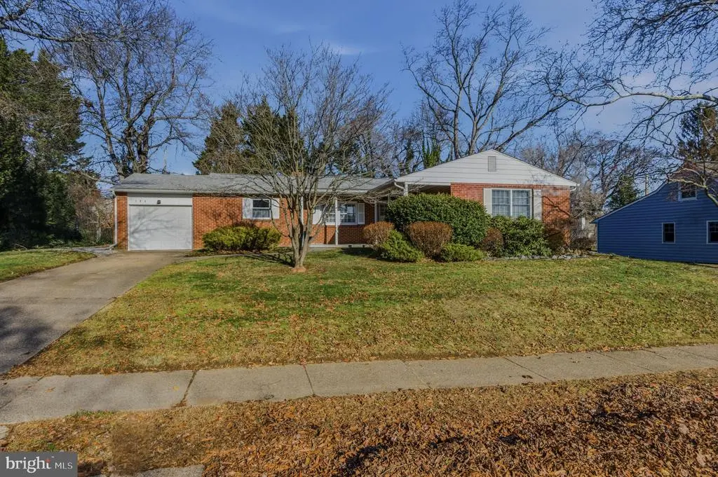 104 Country Club Dr, Newark