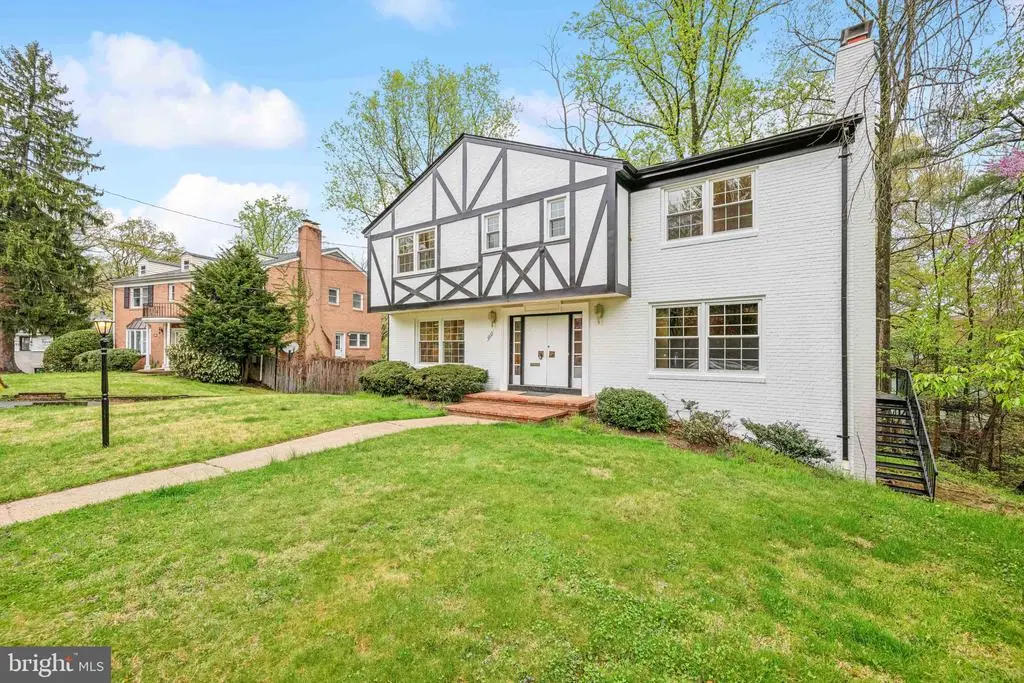 2827 Ellicott St Nw, WASHINGTON