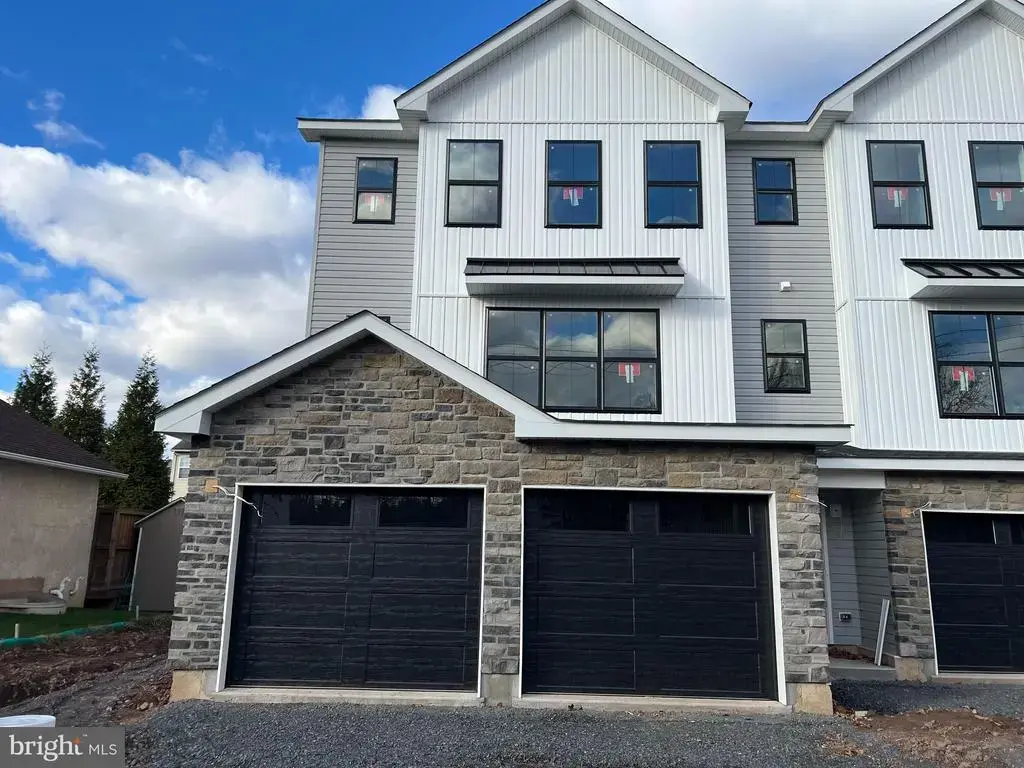 51 W Clymer Ave, SELLERSVILLE