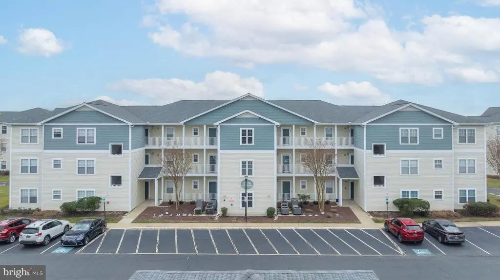 33156 N Village Loop #4302, LEWES