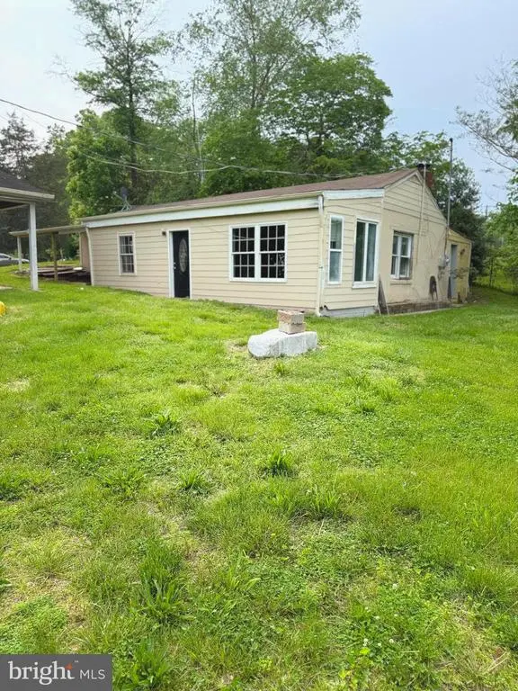 7421 Lake Dr, MANASSAS