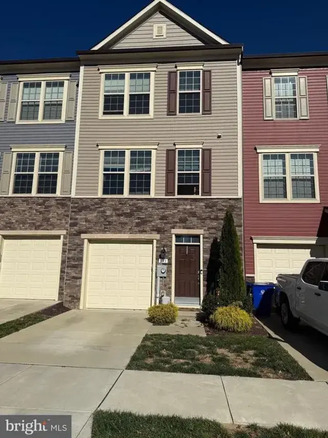 253 Armenian Oak Dr, Frederick