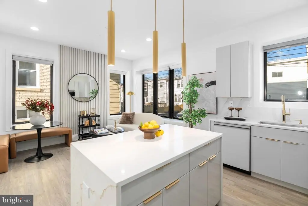 1140 Oates St Ne #201, WASHINGTON