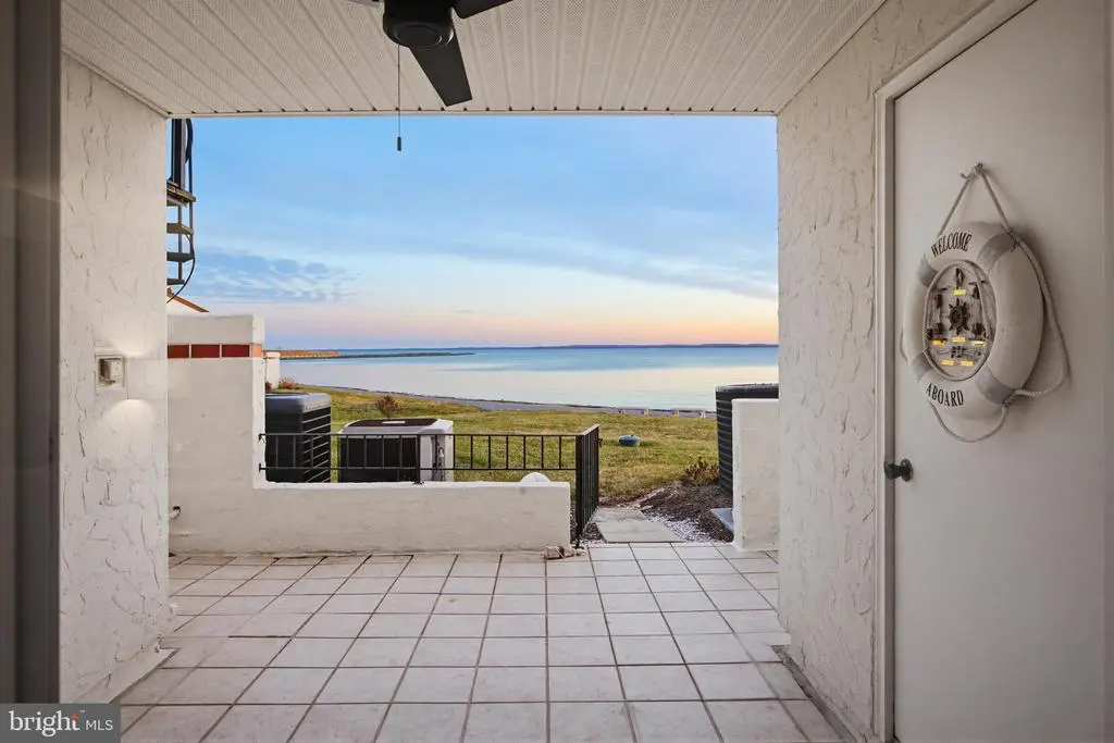 15-e Queen Anne Way #e, Chester