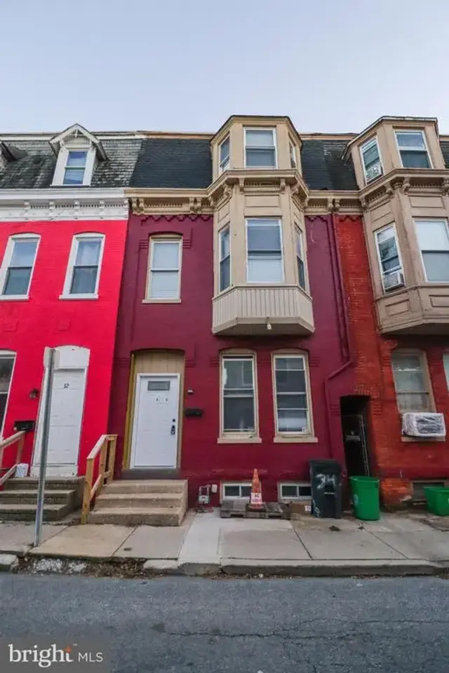 34 W Maple St, York