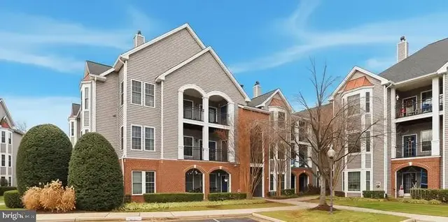 20419 Riverbend Sq #301, Sterling
