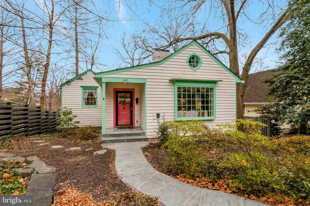 123 N Edgewood St, ARLINGTON