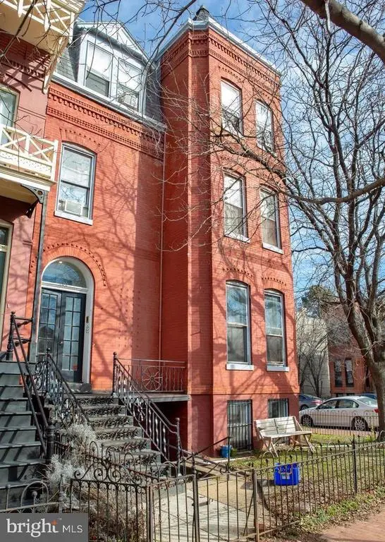 520 Constitution Ave Ne, WASHINGTON