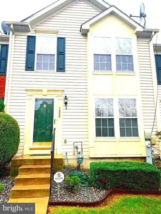 7329 Granite Woods, Woodlawn